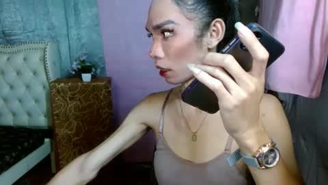 Snapshot of xxxfuckgirlyumsxxx chatting on December 13, 2024, 9:35 am Your Princess Yums online show from December 13, 2024, 9:35 am