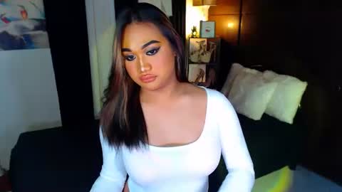 OLIVIA online show from December 7, 2024, 5:53 pm