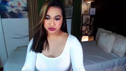 OLIVIA online show from January 9, 2025, 2:40 pm