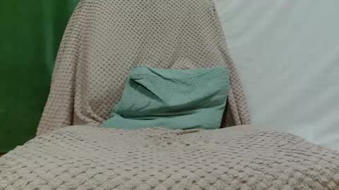 Lola online show from May 18, 2026, 12:51 am