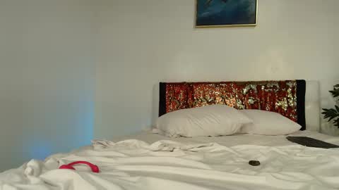 Snapshot of xxxvibesxo chatting on January 26, 2025, 1:31 am Lil Luna online show from January 26, 2025, 1:31 am