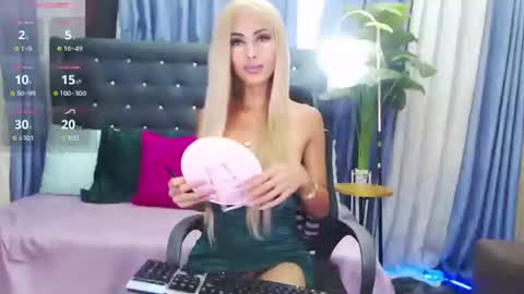 Snapshot of xxyourprincesslutxx chatting on October 18, 2025, 7:03 pm Yasmin online show from October 18, 2025, 7:03 pm