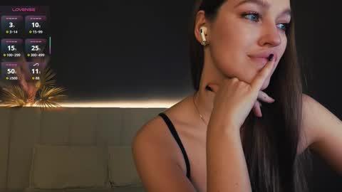 Snapshot of xyloria chatting on November 29, 2025, 9:51 pm Lori online show from November 29, 2025, 9:51 pm