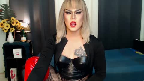 Snapshot of xyournightmarequeenx chatting on December 29, 2024, 7:00 pm QueenMarina online show from December 29, 2024, 7:00 pm