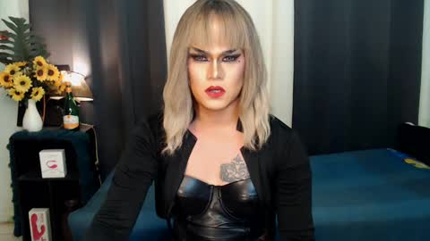 Snapshot of xyournightmarequeenx chatting on December 30, 2024, 1:04 am QueenMarina online show from December 30, 2024, 1:04 am