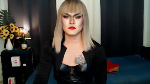 Snapshot of xyournightmarequeenx chatting on February 19, 2025, 1:17 pm QueenMarina online show from February 19, 2025, 1:17 pm