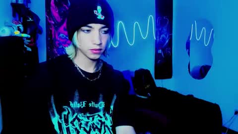 Snapshot of xzerox_ chatting on September 10, 2025, 2:44 am xzerox_ online show from September 10, 2025, 2:44 am