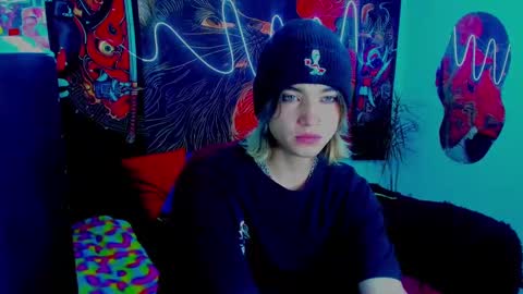 Snapshot of xzerox_ chatting on October 7, 2025, 4:31 am xzerox_ online show from October 7, 2025, 4:31 am