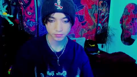 Snapshot of xzerox_ chatting on October 23, 2025, 12:37 pm xzerox_ online show from October 23, 2025, 12:37 pm