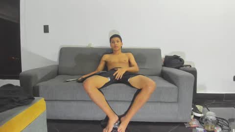 Snapshot of y0ung_master_ chatting on March 12, 2025, 5:57 am Sr. Y0ung Master online show from March 12, 2025, 5:57 am