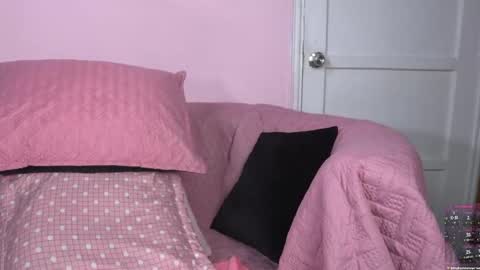 petronila online show from September 18, 2025, 1:18 am