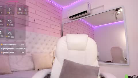 Yakeline online show from February 7, 2025, 8:42 pm