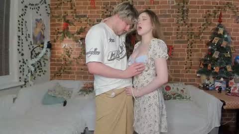 Mia and Andry  online show from December 19, 2025, 1:29 pm