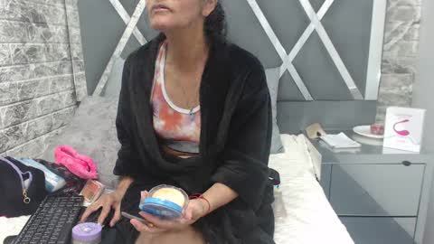 Snapshot of yanetrose chatting on October 14, 2025, 3:18 am yanetrose online show from October 14, 2025, 3:18 am