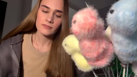 Kate online show from April 18, 2026, 12:31 pm