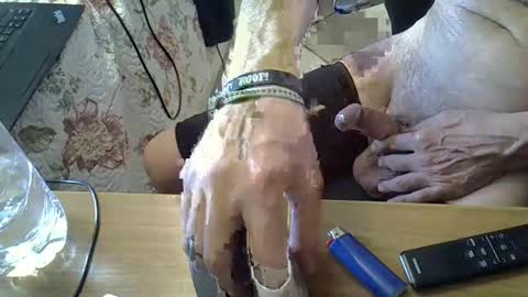 yannisv online show from December 16, 2024, 7:00 pm