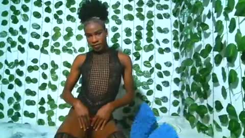 Snapshot of yarithza_ts2003 chatting on December 15, 2024, 6:59 pm YARITHZA online show from December 15, 2024, 6:59 pm