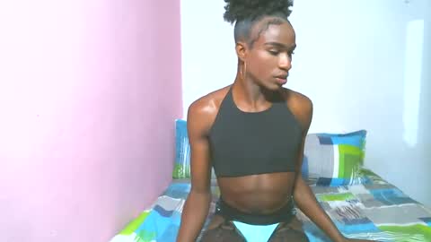 Snapshot of yarithza_ts2003 chatting on February 9, 2025, 7:52 pm YARITHZA online show from February 9, 2025, 7:52 pm