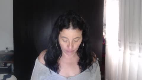 Snapshot of yasmin_love85 chatting on December 17, 2024, 6:31 pm yasmin_love85 online show from December 17, 2024, 6:31 pm