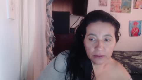 Snapshot of yasmin_love85 chatting on February 19, 2025, 6:54 pm yasmin_love85 online show from February 19, 2025, 6:54 pm