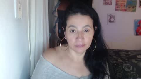 Snapshot of yasmin_love85 chatting on March 4, 2025, 6:18 pm yasmin_love85 online show from March 4, 2025, 6:18 pm