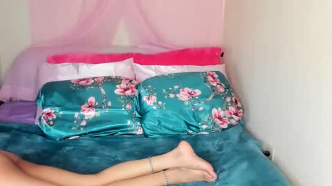 Snapshot of yasminayazzie chatting on January 11, 2025, 3:44 am Yasmina online show from January 11, 2025, 3:44 am