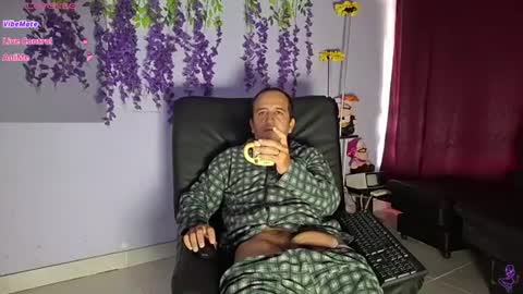 Snapshot of yazfore chatting on July 3, 2026, 2:45 pm Hazzan online show from July 3, 2026, 2:45 pm