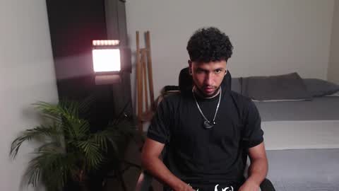 Snapshot of yeff_stone chatting on February 6, 2026, 12:04 am yeff online show from February 6, 2026, 12:04 am