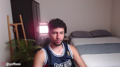 Snapshot of yeff_stone chatting on February 10, 2026, 1:32 am yeff online show from February 10, 2026, 1:32 am