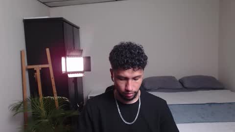 Snapshot of yeff_stone chatting on February 12, 2026, 11:33 pm yeff online show from February 12, 2026, 11:33 pm