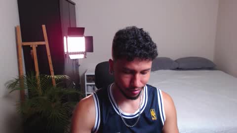 Snapshot of yeff_stone chatting on February 17, 2026, 11:44 pm yeff online show from February 17, 2026, 11:44 pm