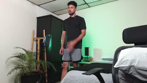 Snapshot of yeff_stone chatting on February 26, 2026, 11:48 pm yeff online show from February 26, 2026, 11:48 pm