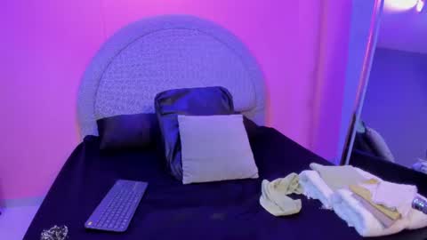 yeika_foxy online show from July 19, 2026, 4:05 am