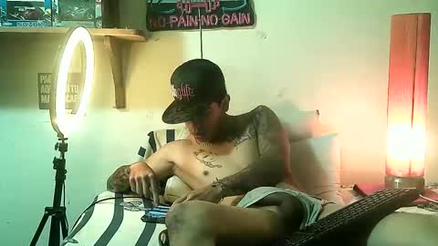 yeisoncastellanos1999 online show from April 16, 2026, 8:31 pm