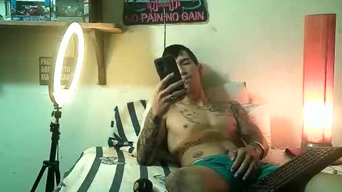 yeisoncastellanos1999 online show from April 17, 2026, 9:40 pm