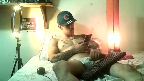 yeisoncastellanos1999 online show from June 22, 2026, 3:20 pm