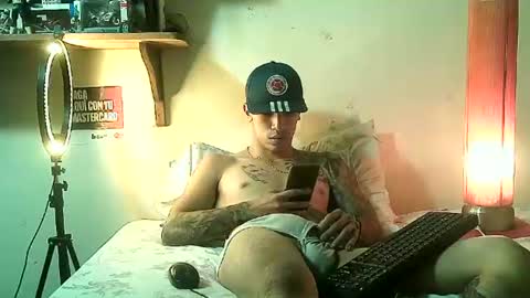 yeisoncastellanos1999 online show from June 26, 2026, 4:44 pm