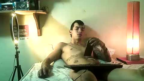 yeisoncastellanos1999 online show from June 30, 2026, 5:36 pm