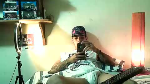 yeisoncastellanos1999 online show from July 16, 2026, 6:14 pm