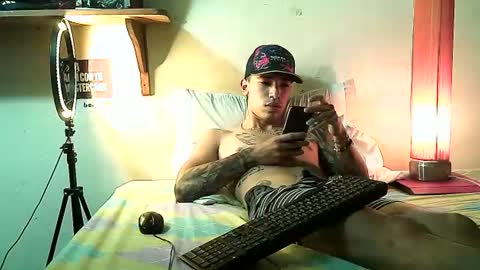 yeisoncastellanos1999 online show from July 30, 2026, 6:51 pm