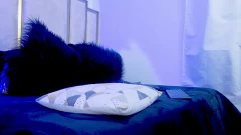 Yeli Amber online show from April 14, 2026, 12:16 am