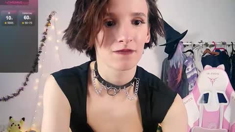 Snapshot of yellow_songbird chatting on October 10, 2025, 3:33 pm Liya online show from October 10, 2025, 3:33 pm