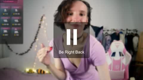 Snapshot of yellow_songbird chatting on October 14, 2025, 4:08 pm Liya online show from October 14, 2025, 4:08 pm