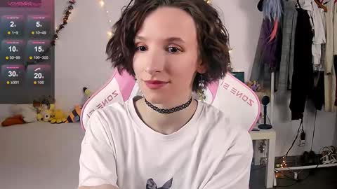 Snapshot of yellow_songbird chatting on October 30, 2025, 3:02 pm Liya online show from October 30, 2025, 3:02 pm