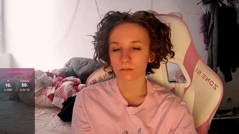 Snapshot of yellow_songbird chatting on January 9, 2026, 8:50 am Liya online show from January 9, 2026, 8:50 am