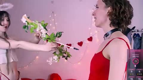 Snapshot of yellow_songbird chatting on February 15, 2026, 6:59 pm Liya online show from February 15, 2026, 6:59 pm