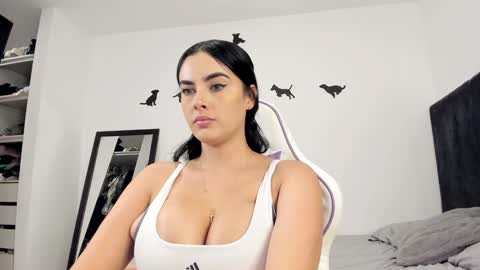 Snapshot of yenifer016 chatting on January 7, 2025, 2:31 am yenifer016 online show from January 7, 2025, 2:31 am