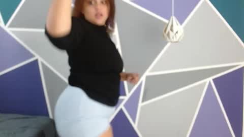 Snapshot of yera_carey chatting on October 17, 2025, 12:19 pm Yera online show from October 17, 2025, 12:19 pm