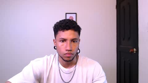 Snapshot of yerfon_s1 chatting on December 17, 2024, 4:34 am Yeff ind. model online show from December 17, 2024, 4:34 am