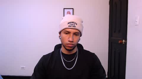 Snapshot of yerfon_s1 chatting on December 18, 2024, 5:21 pm Yeff ind. model online show from December 18, 2024, 5:21 pm